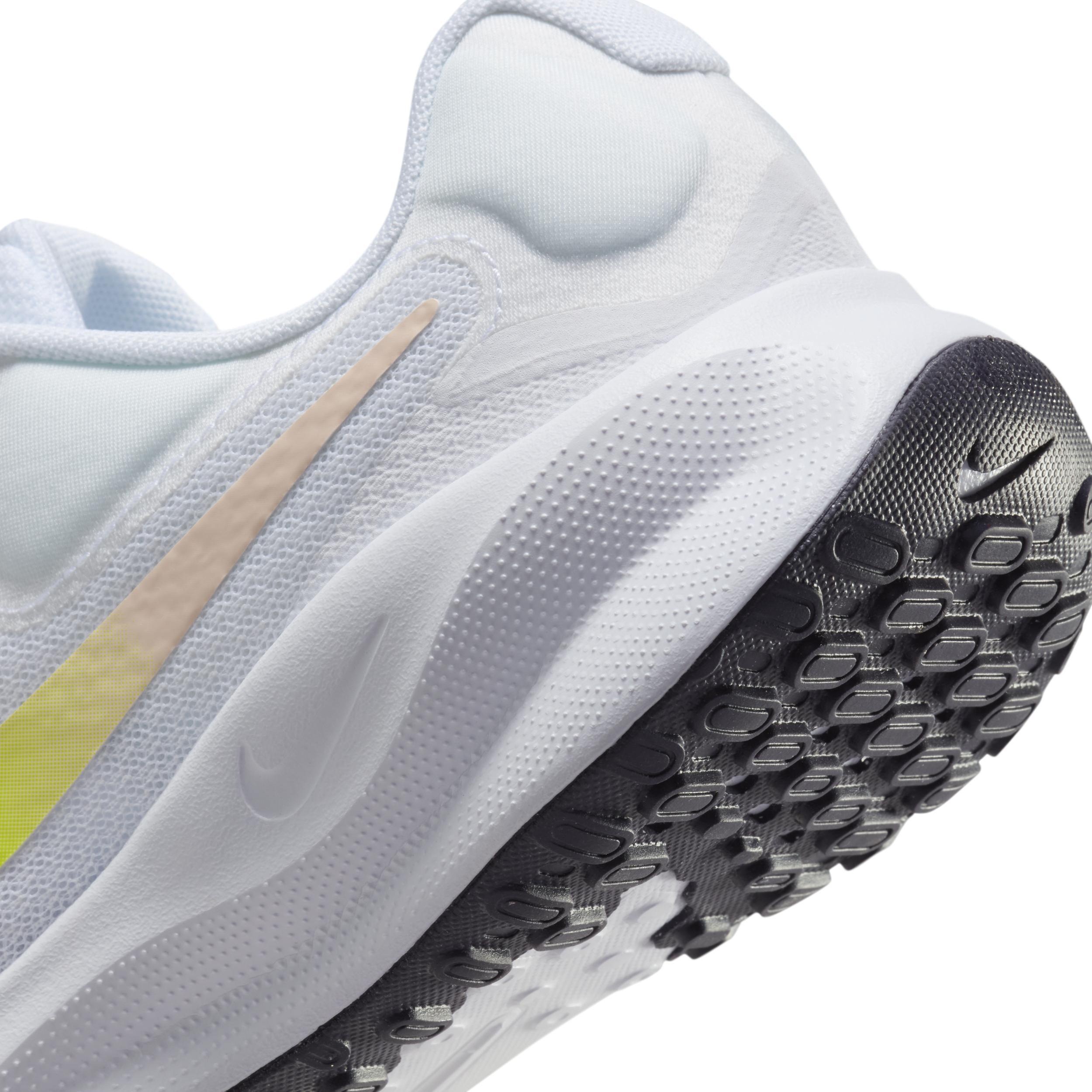 Nike Women's Revolution 7 Road Running Shoes (Extra Wide) Product Image