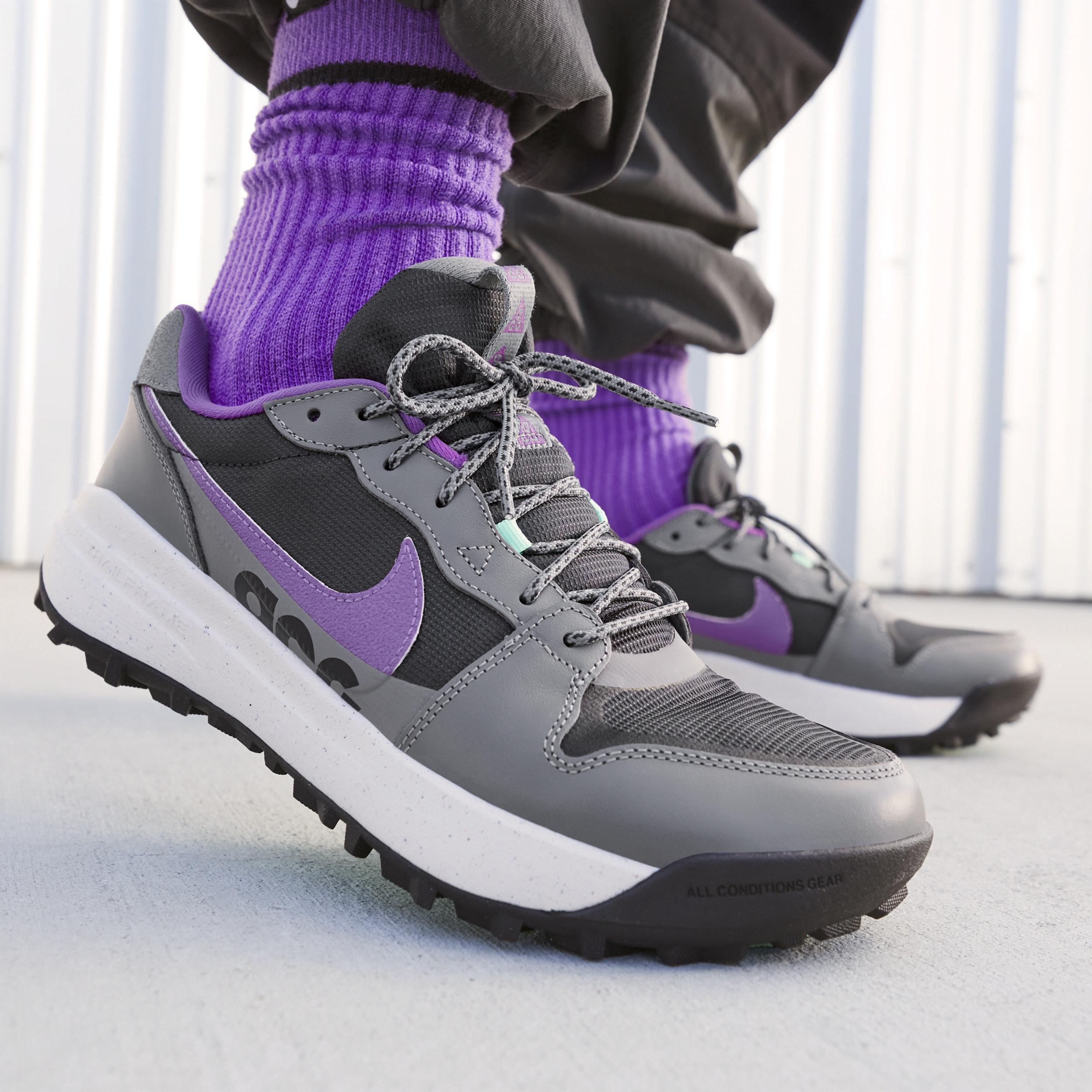 Men's Nike ACG Lowcate Shoes Product Image