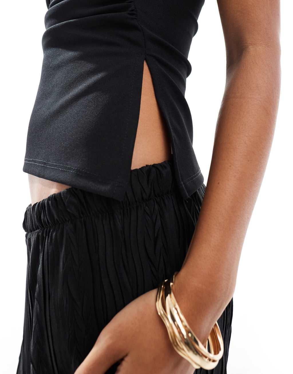 Pull&Bear longline bandeau top in black  Product Image