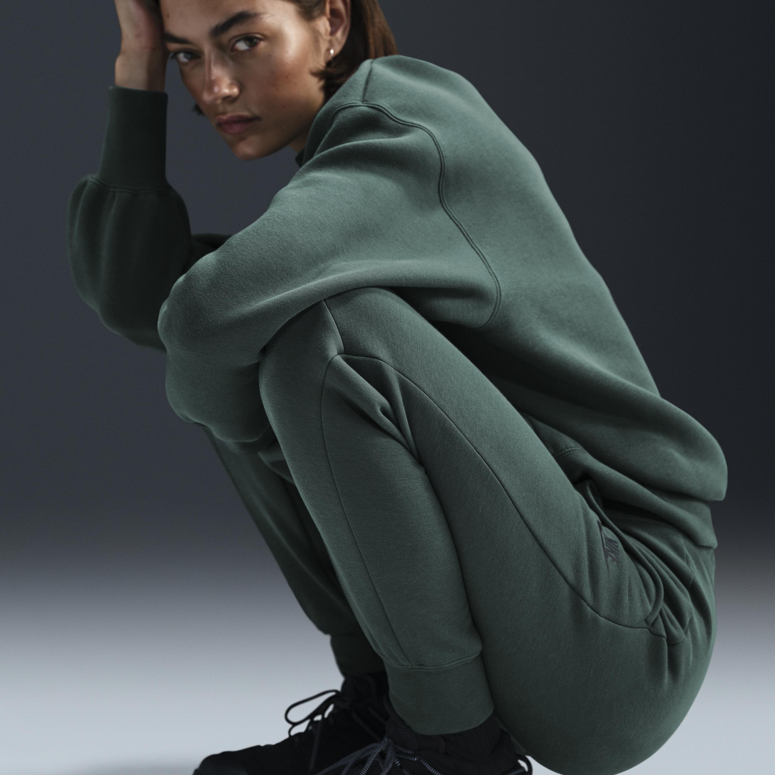 Nike Sportswear Tech Fleece Women's Oversized Crew-Neck Sweatshirt Product Image