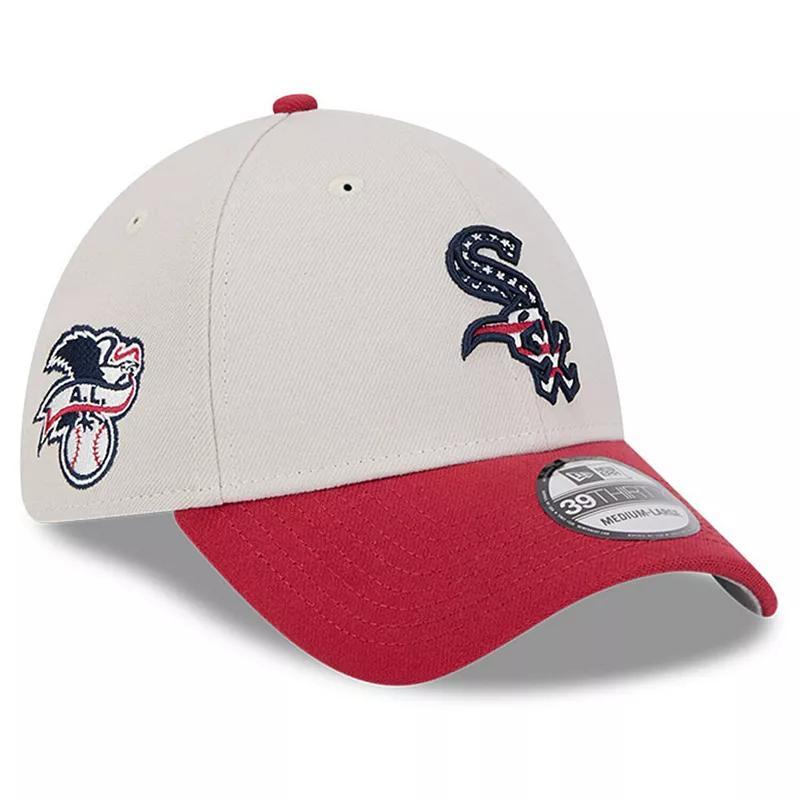 Mens New Era Khaki/Red Chicago White Sox 2024 Fourth of July 39THIRTY Flex Hat Product Image