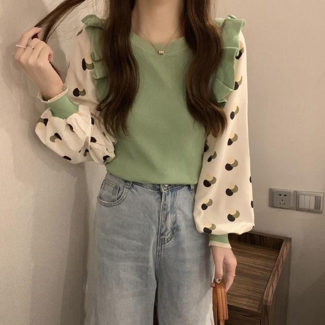 Puff-Sleeve Crew Neck Patterned Ruffle Knit Top Product Image