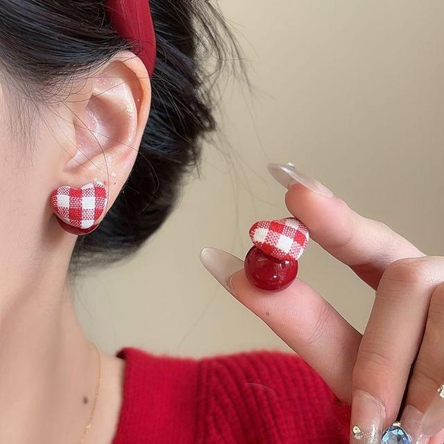 Gingham Heart Stud Earring Product Image