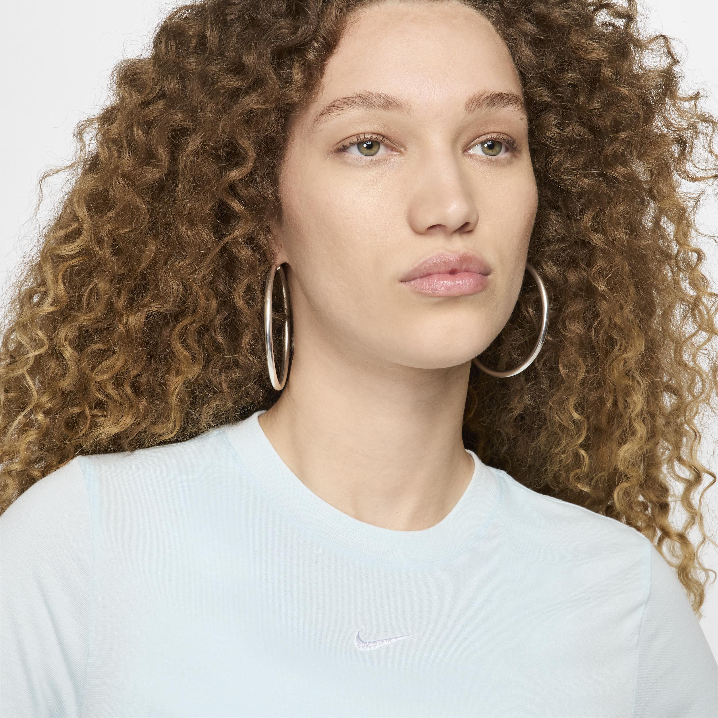 Women's Nike Sportswear Essential Slim Cropped T-Shirt Product Image