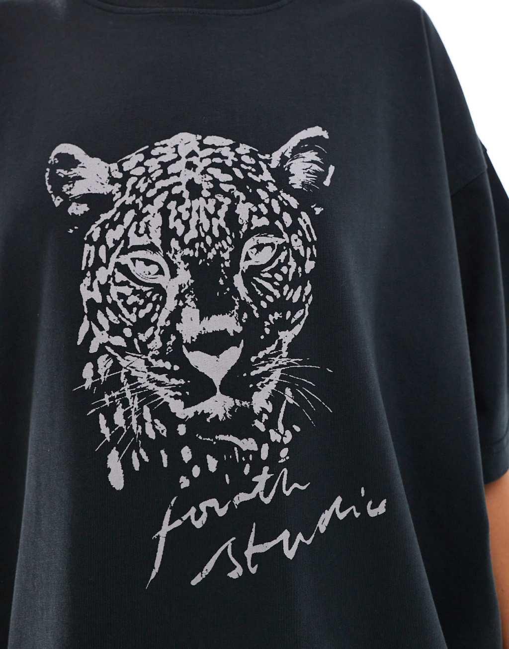 4th & Reckless catwalk leopard motif t-shirt in black acid wash Product Image