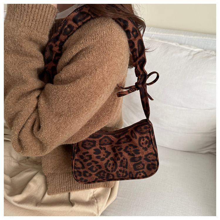 Leopard Print Shoulder Bag Product Image