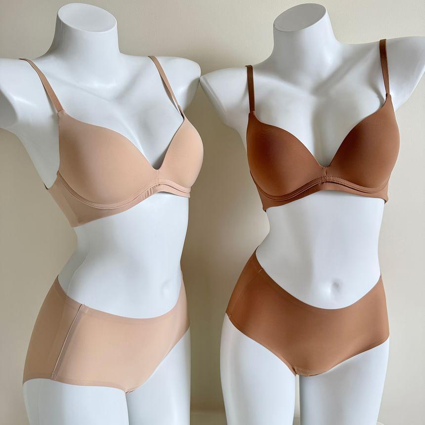 Plain Wireless Push Up Bra Product Image