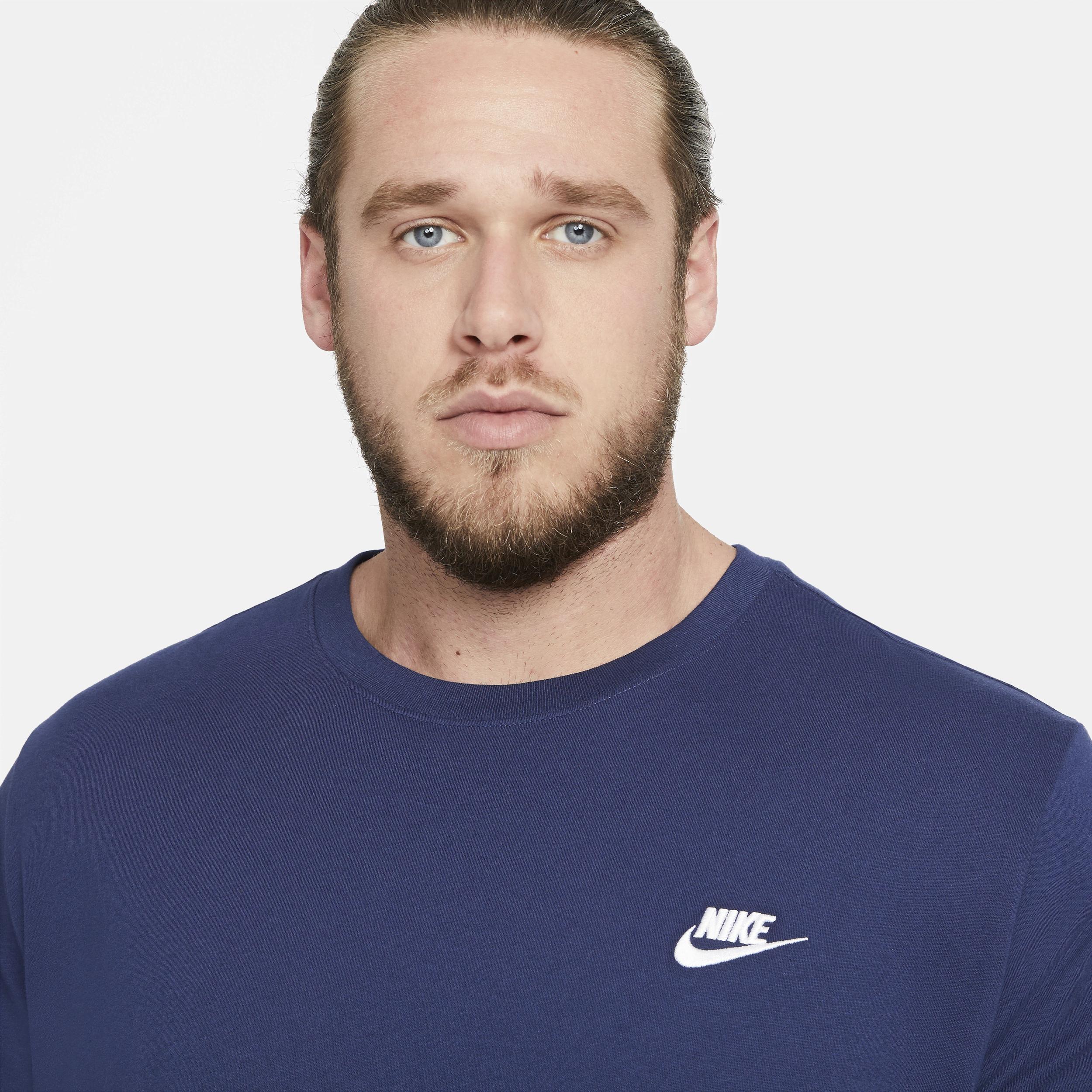 Nike Sportswear Club T-Shirt Product Image