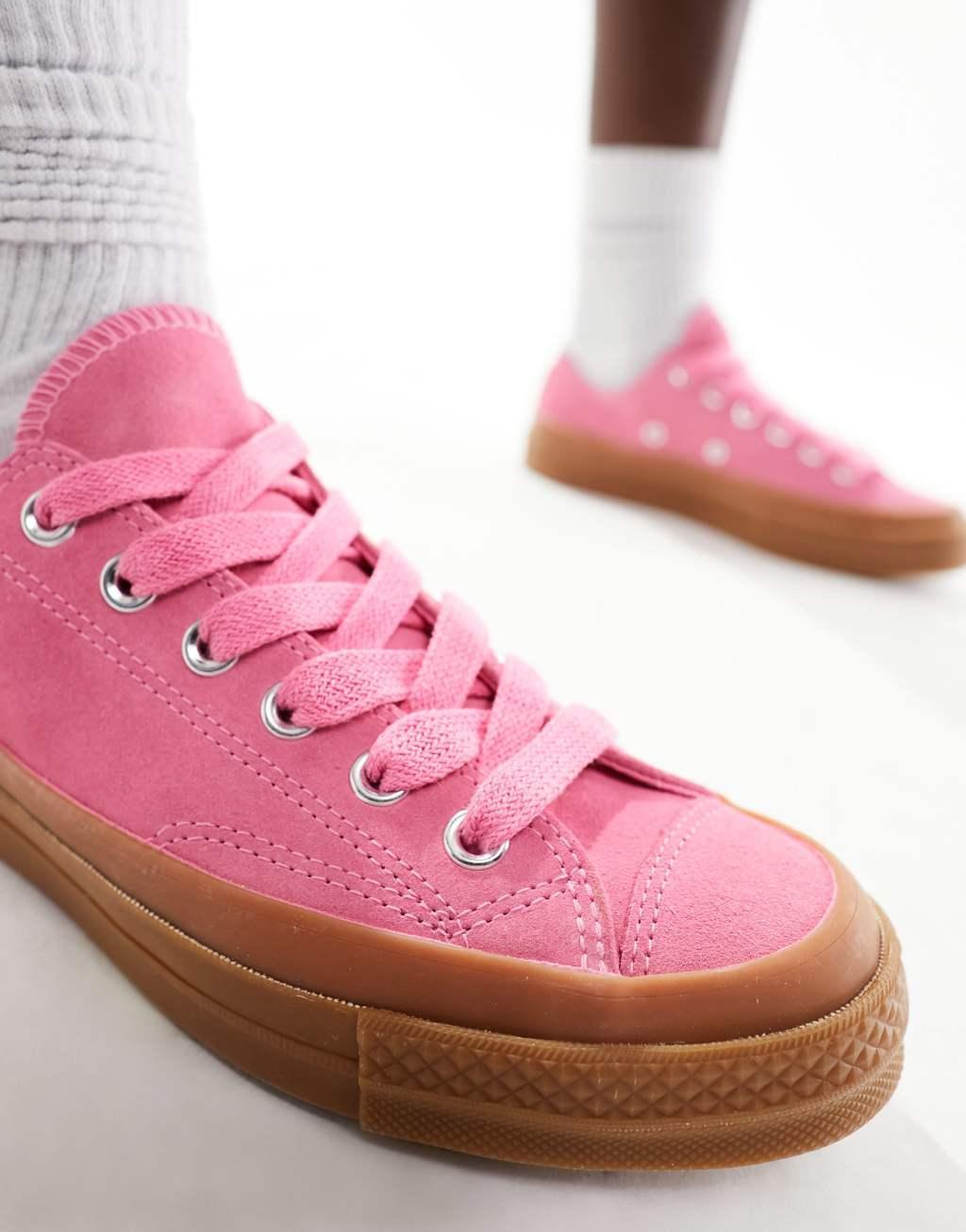 Converse Chuck 70 Ox sneakers in pink with gum soles Product Image