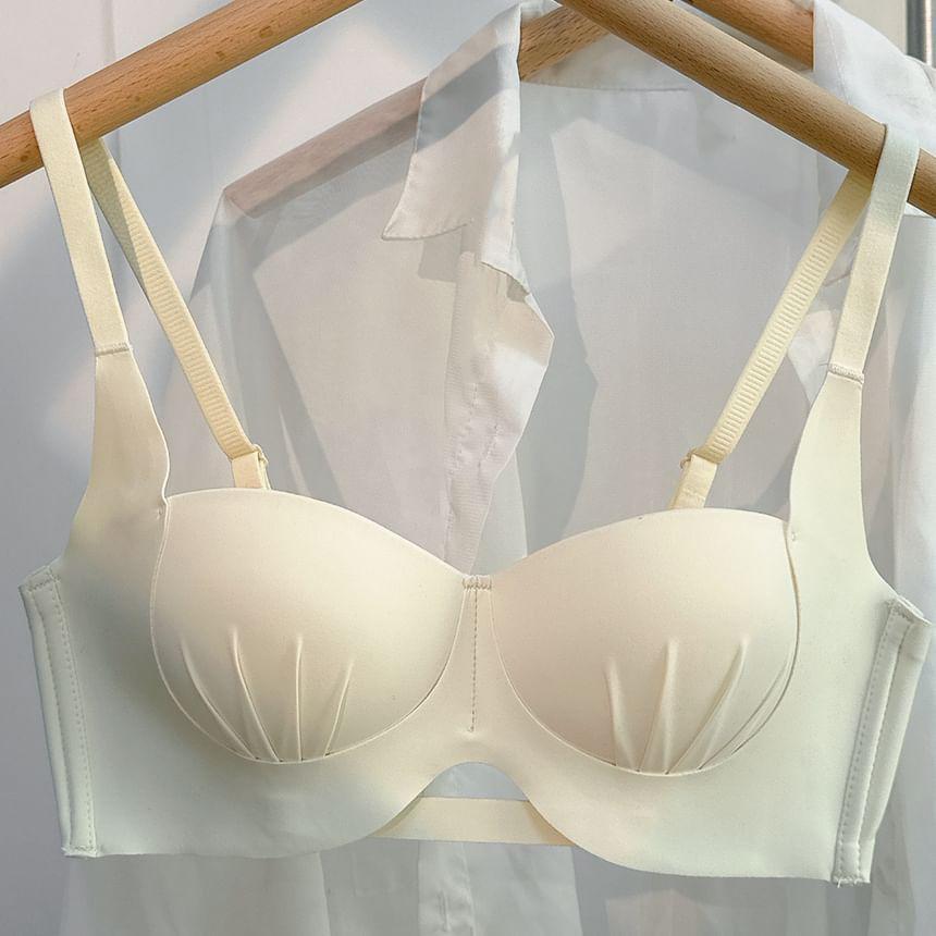 Plain Cutout Ruched Wireless Bra Product Image