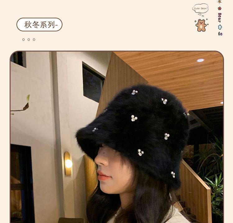 Plain Faux Pearl Fluffy Bucket Hat Product Image