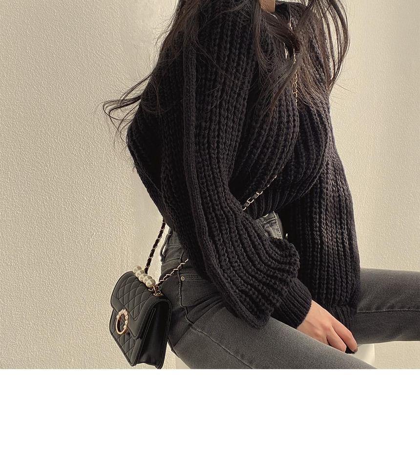 Crew Neck Plain Chunky Knit Crop Sweater Product Image