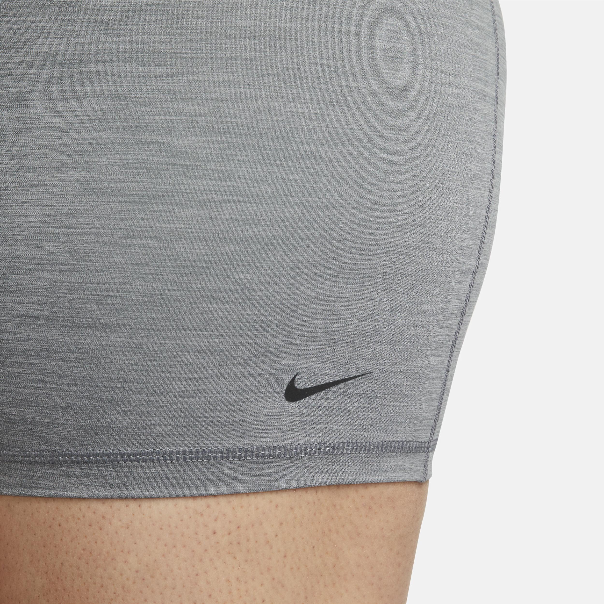 Womens Nike Pro 365 5 Shorts (Plus Size) Product Image