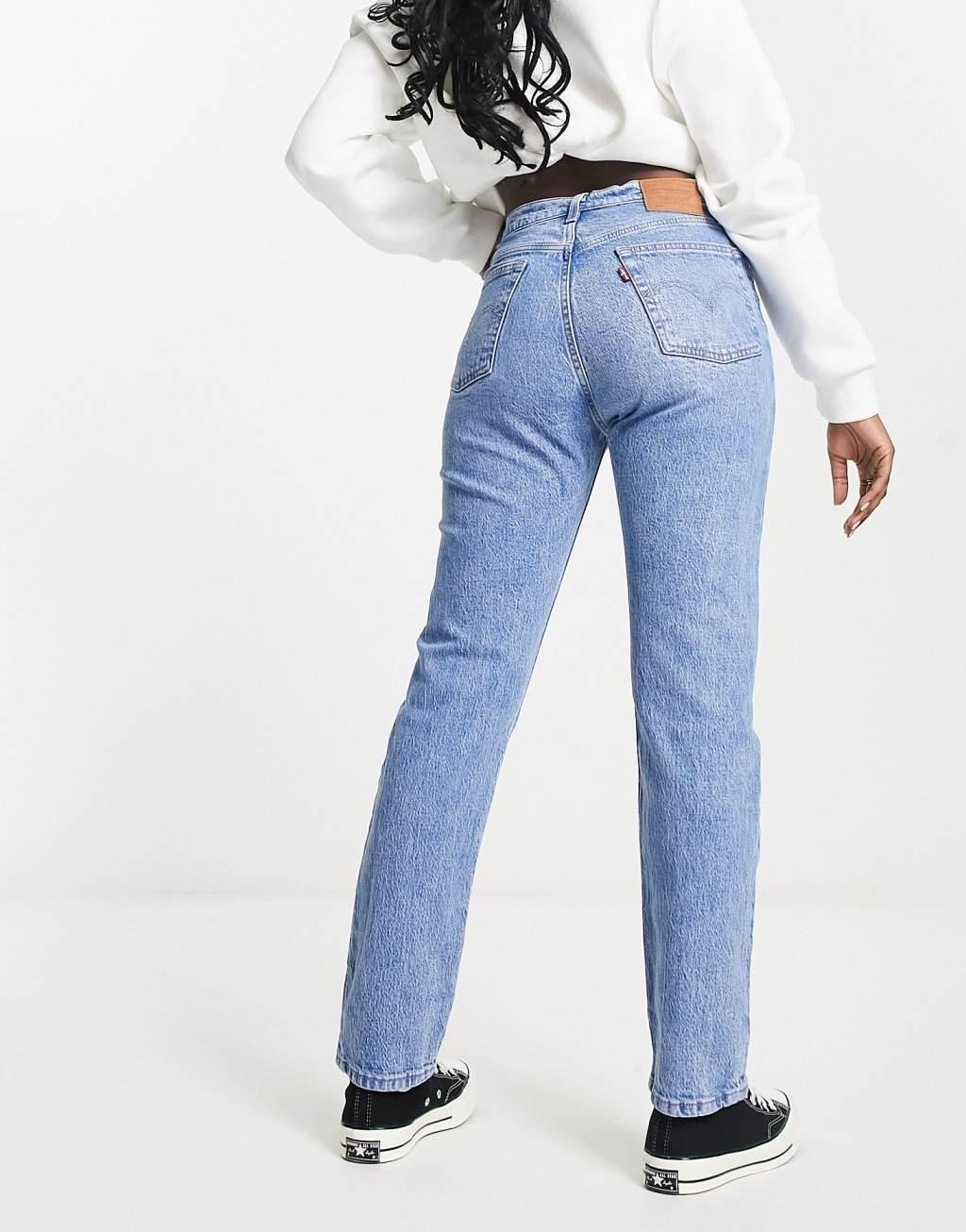 Levi's 501 straight leg jeans in light wash  Product Image