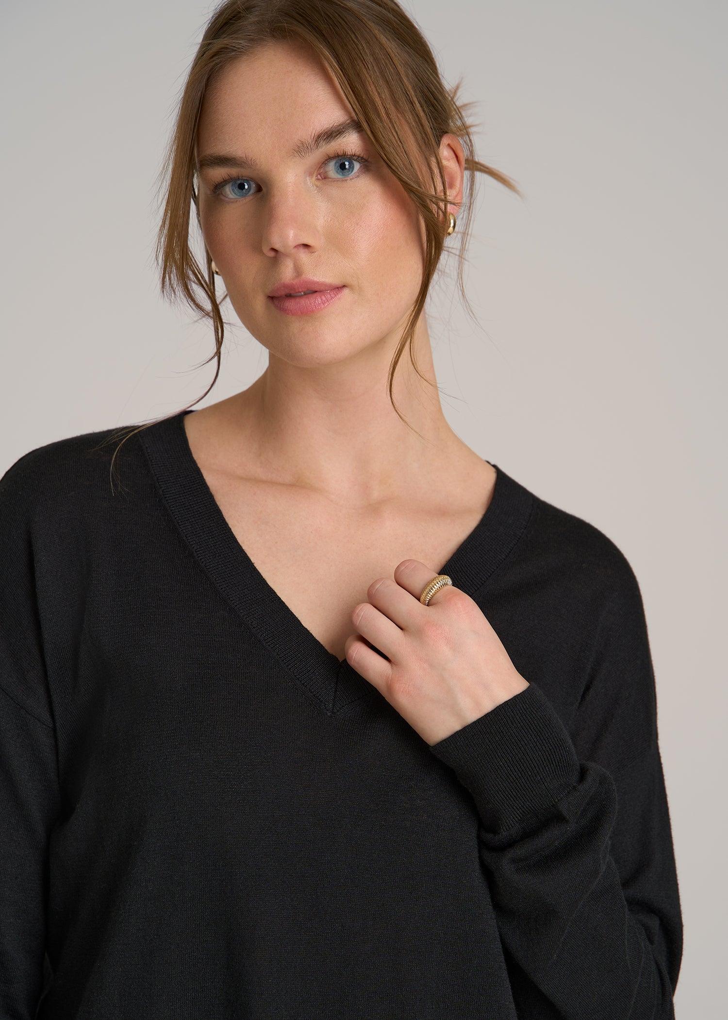 Linen Blend Split Hem V-Neck Sweater for Tall Women in Black Female Product Image