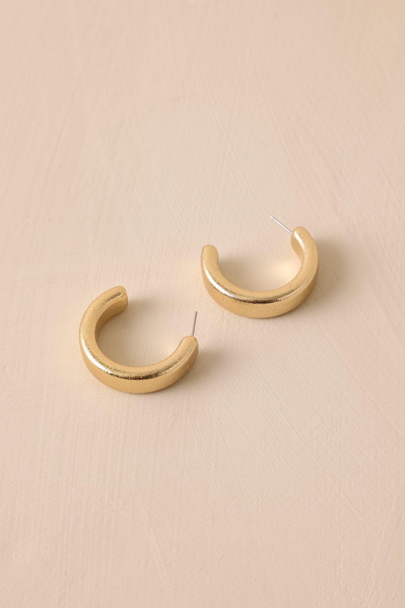 Gleaming Orbit Thick Gold Textured Hoop Earrings Product Image