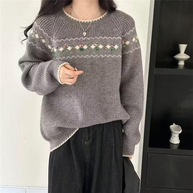 Round Neck Patterned Contrast Trim Sweater Product Image