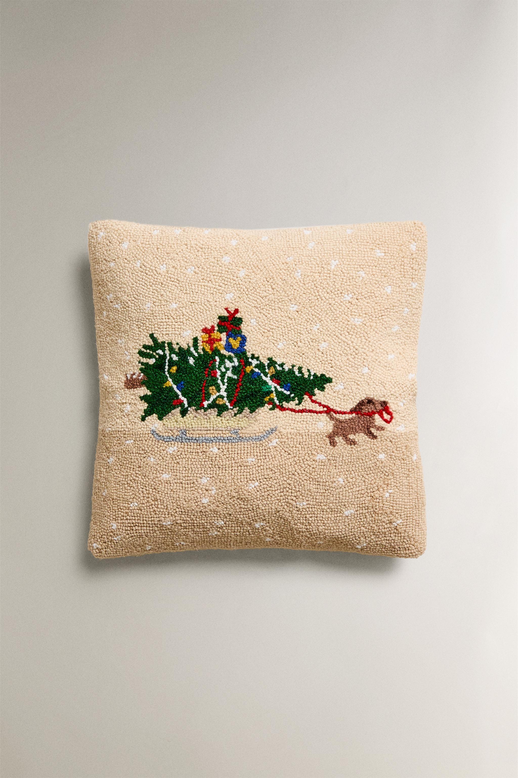 CHRISTMAS TREE DOG WOOL THROW PILLOW COVER Product Image