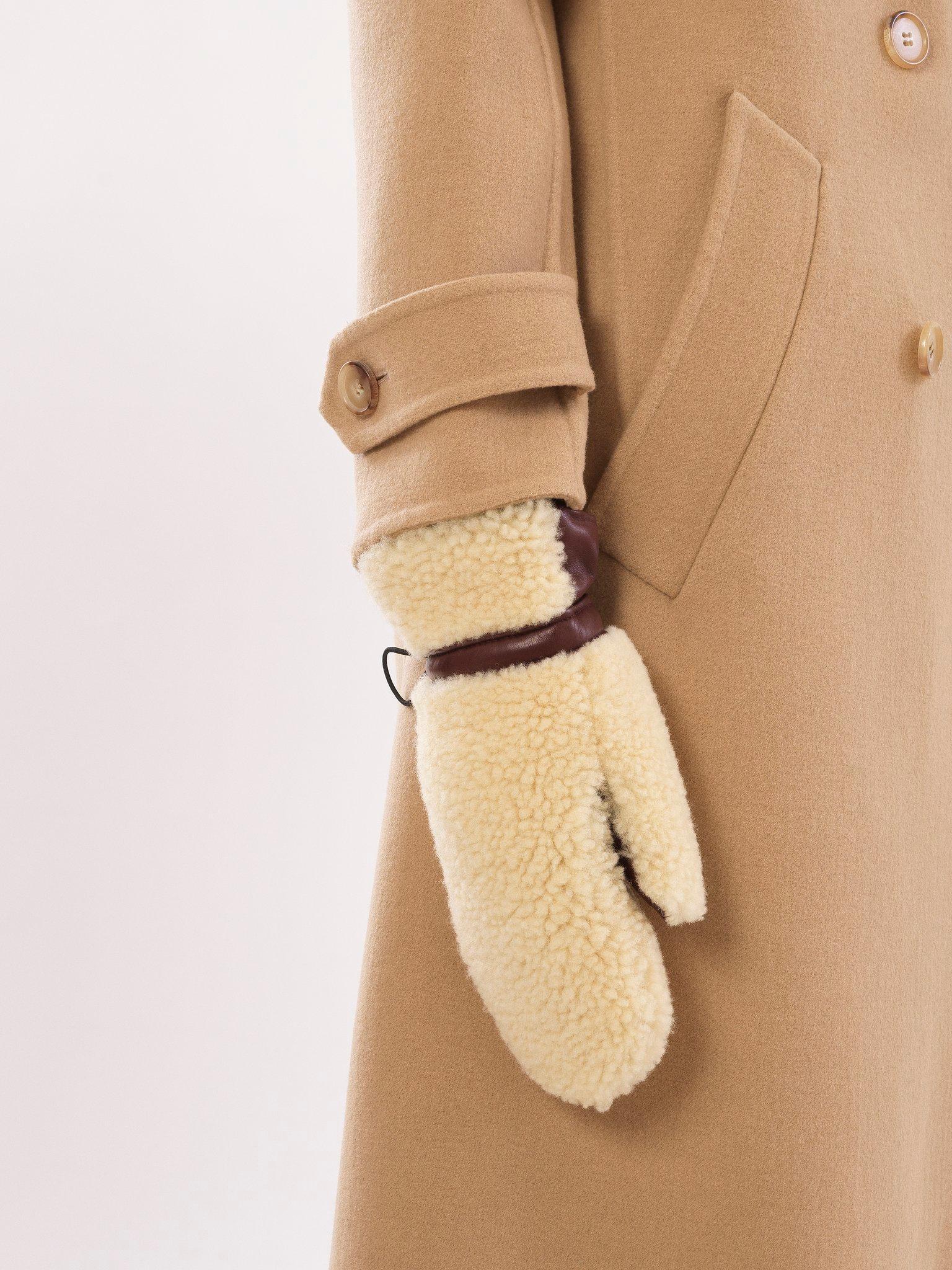 Shearling mittens Product Image