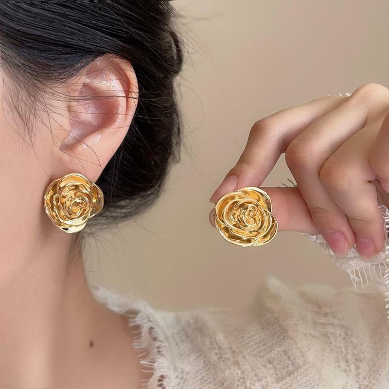 Floral Stud Earring Product Image