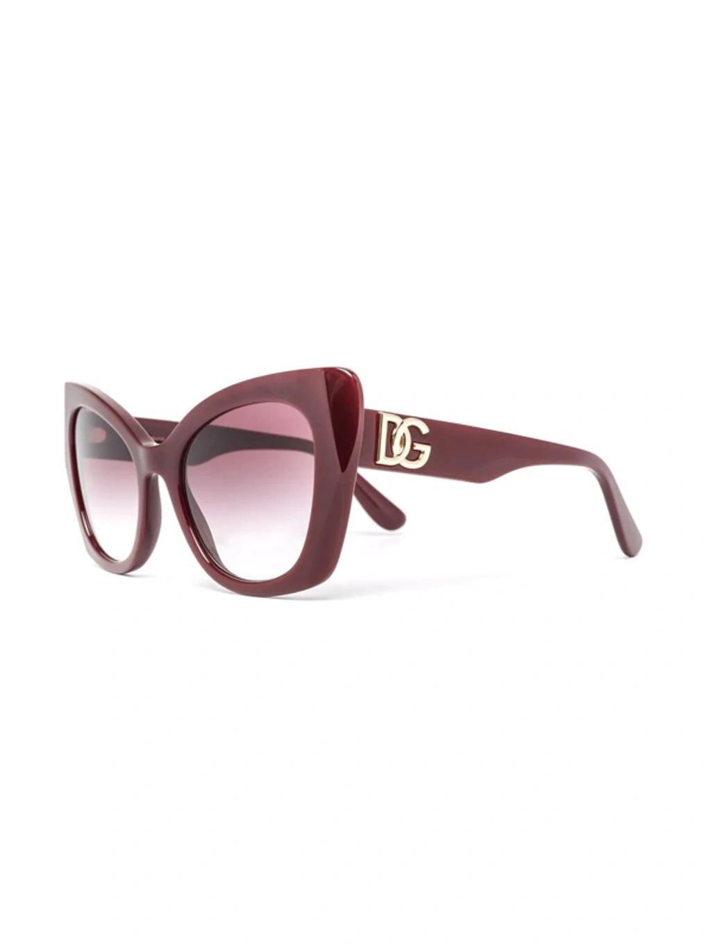 Logo-plaque Cat-eye Sunglasses In Red Product Image