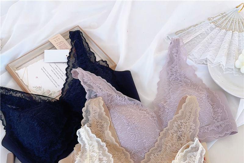 Plain Wireless Lace Bra Product Image