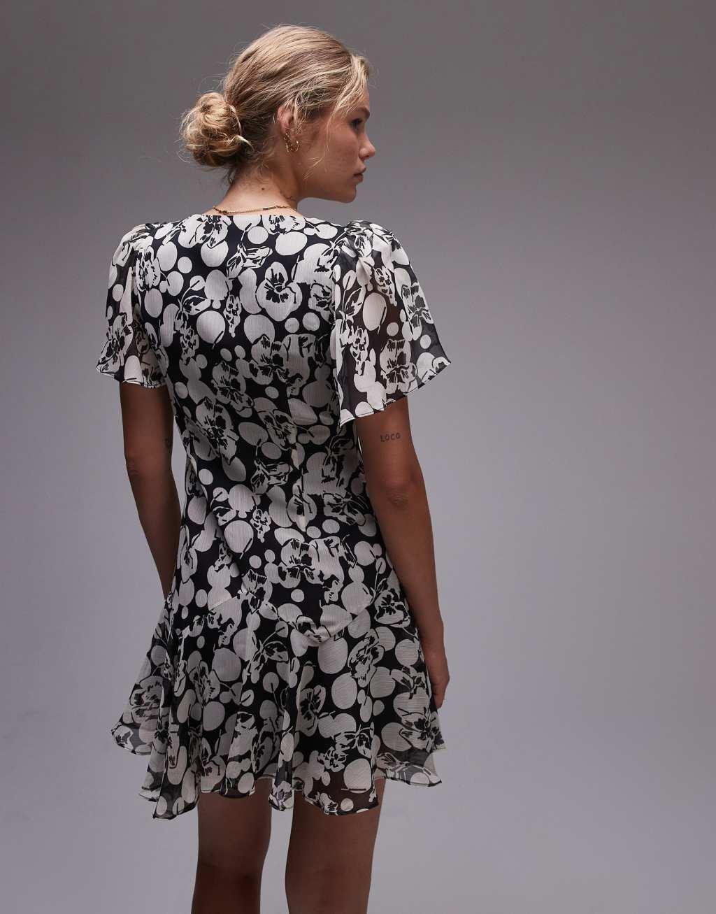 Topshop twist mini tea dress in mono bubble floral Product Image