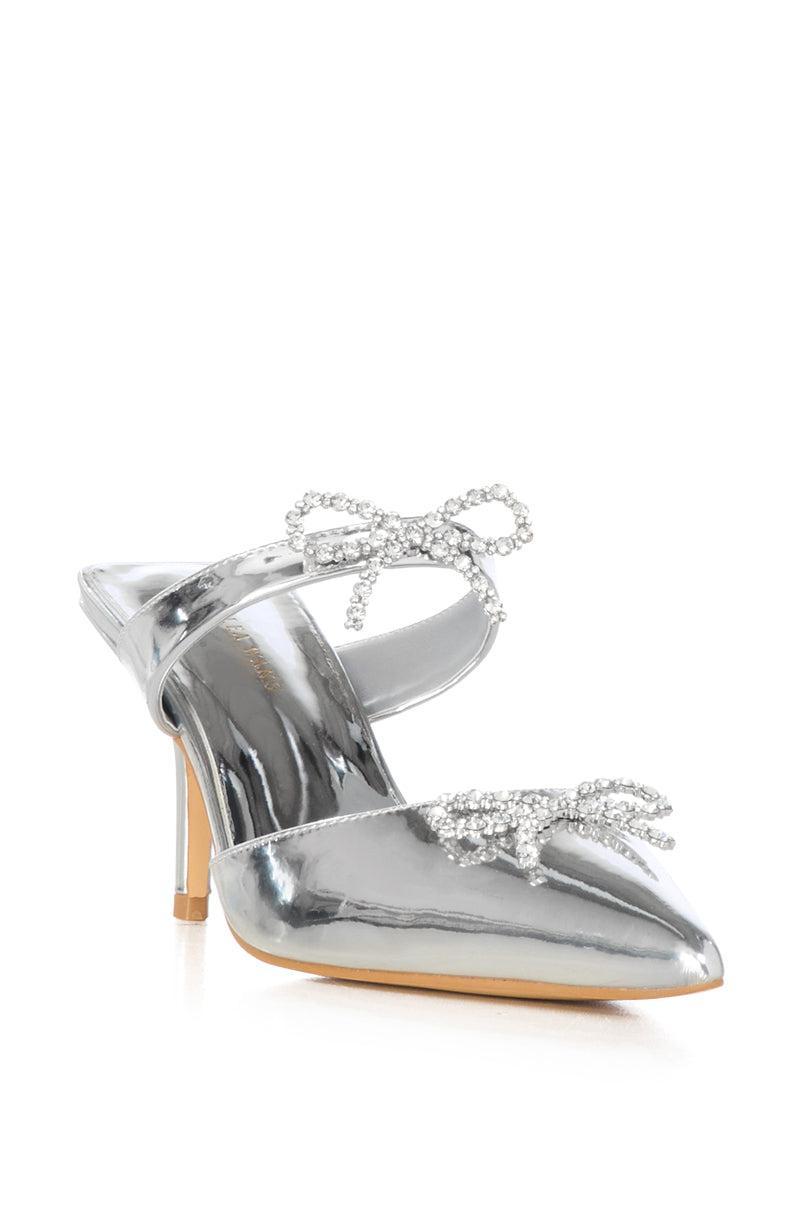 AZALEA WANG CHARLETTE SILVER PUMP Product Image