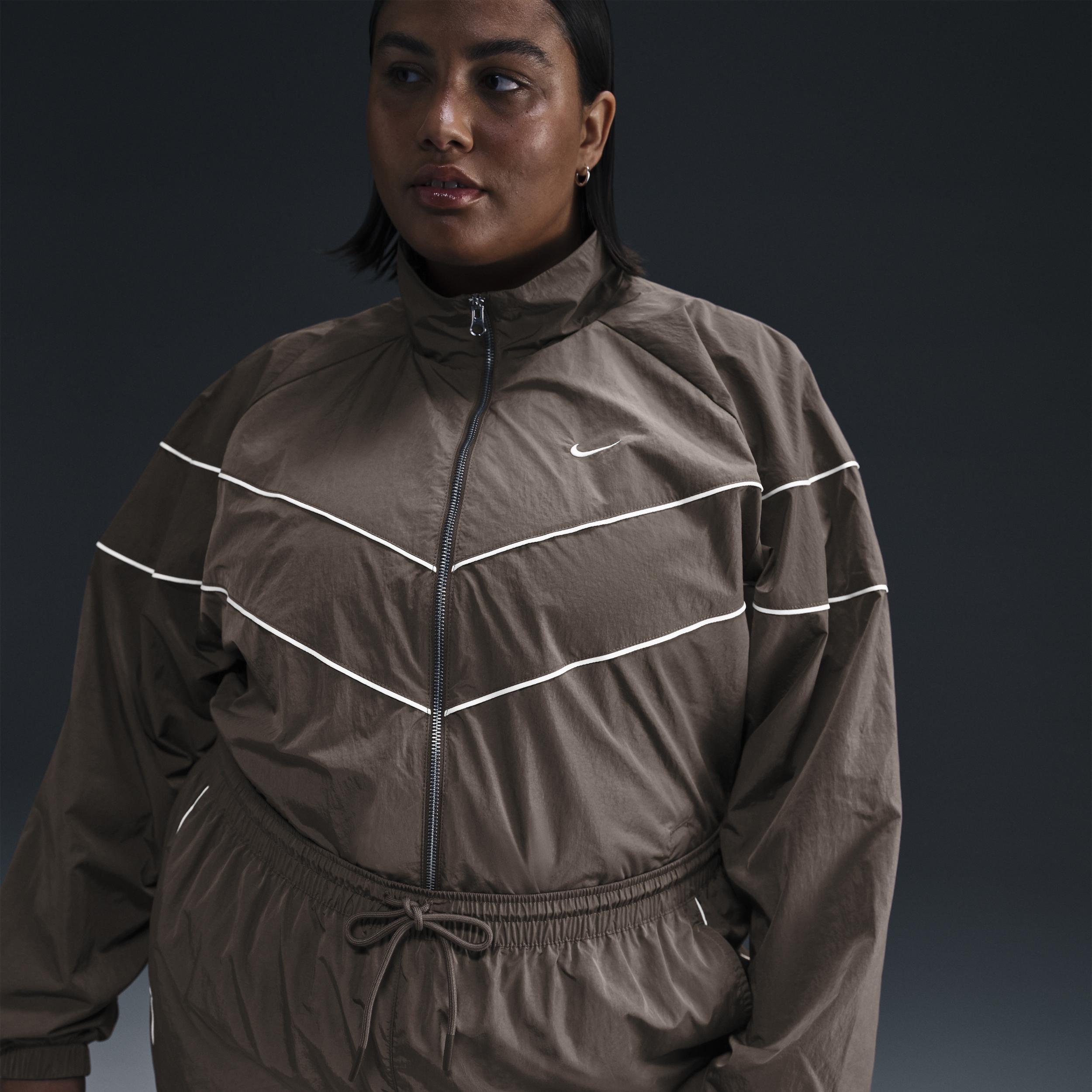 Nike Windrunner Women's Loose UV Woven Full-Zip Jacket (Plus Size) Product Image