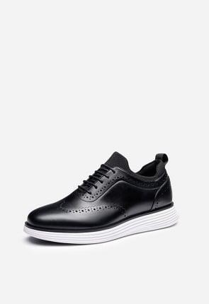 Men's Semi-Casual Wingtip Sneaker Product Image