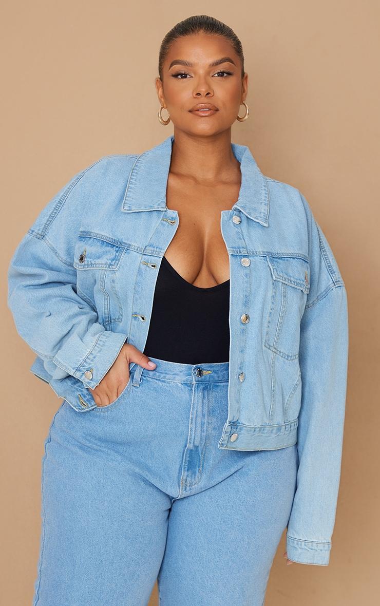 Plus Light Blue Wash Basic Boxy Cropped Denim Jacket Product Image