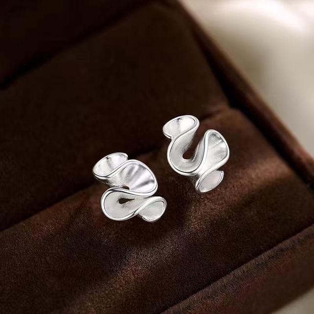 Sterling Silver Floral Stud Earring Product Image