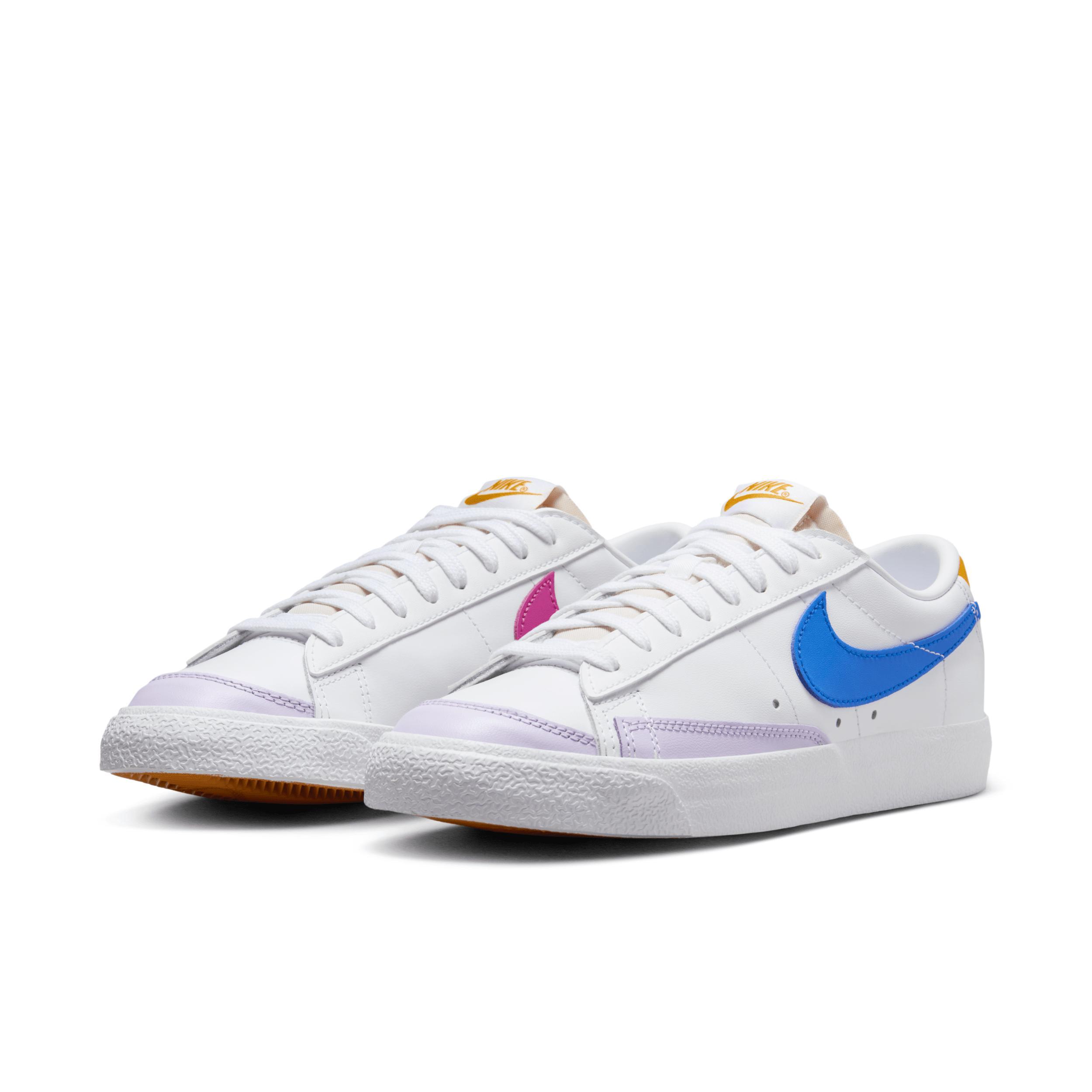 Nike Women's Blazer Low '77 Shoes Product Image