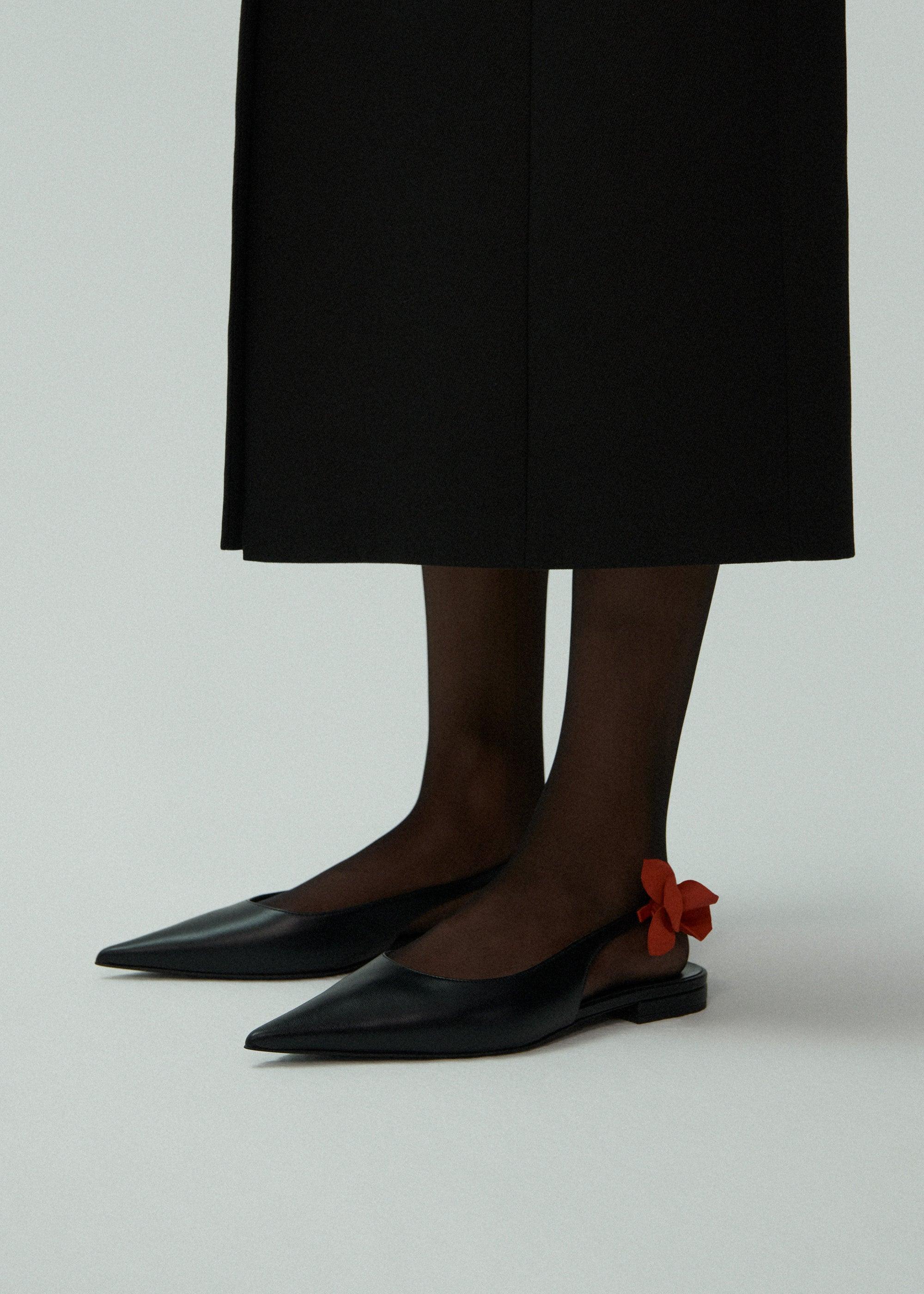 Slingback rose flats in black leather Product Image