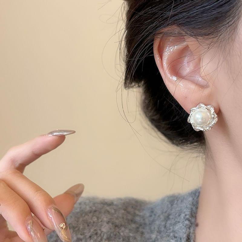 Faux Pearl Stud Earring Product Image