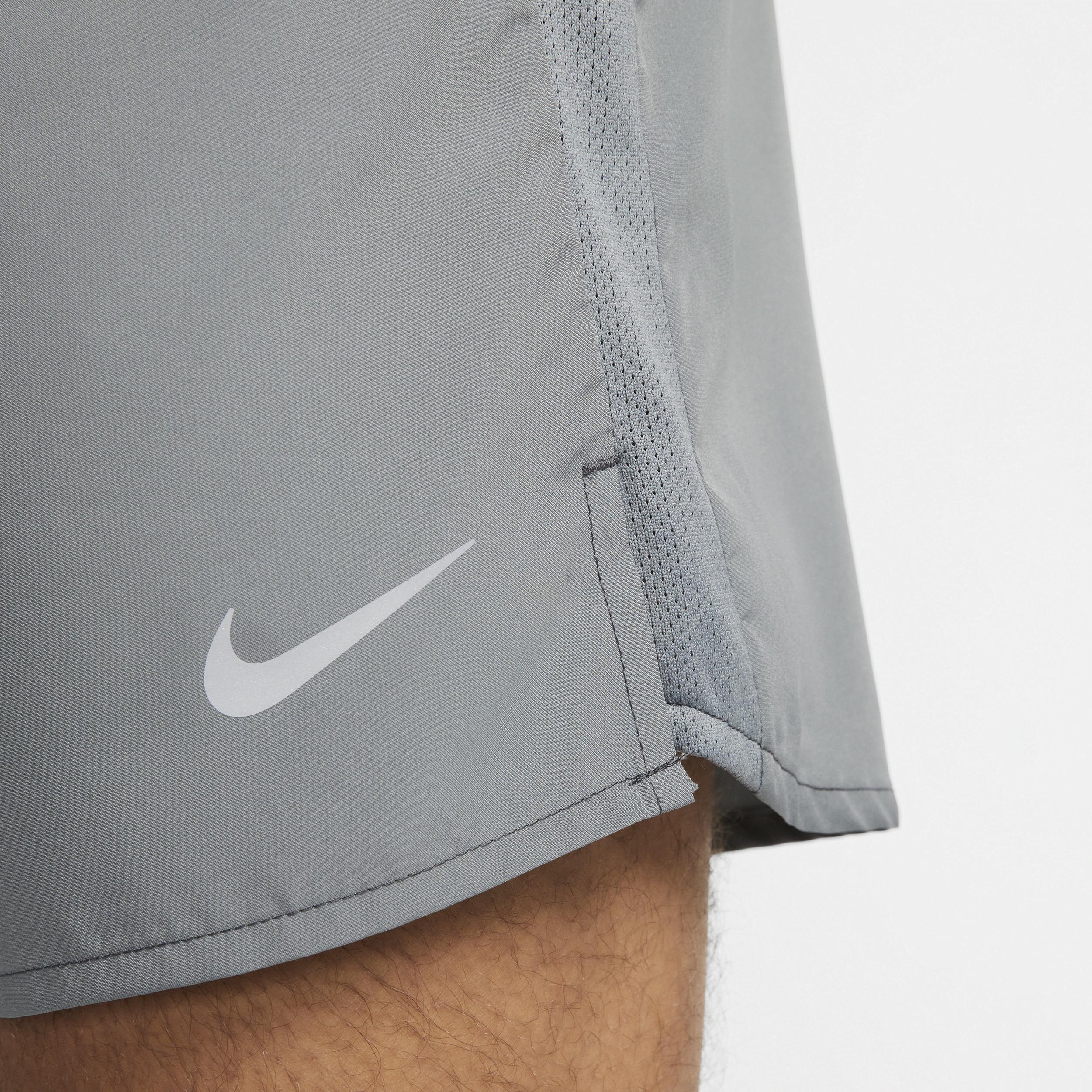 Nike Men's Challenger Dri-FIT 7" Unlined Running Shorts Product Image