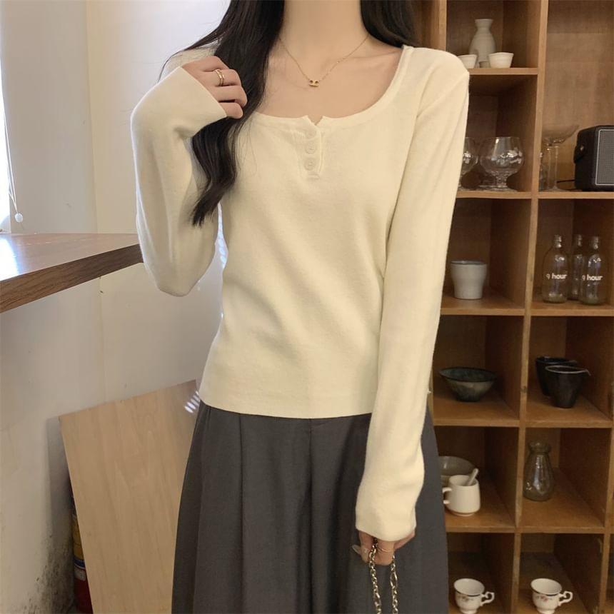 Long Sleeve Scoop Neck Plain Knit Top Product Image