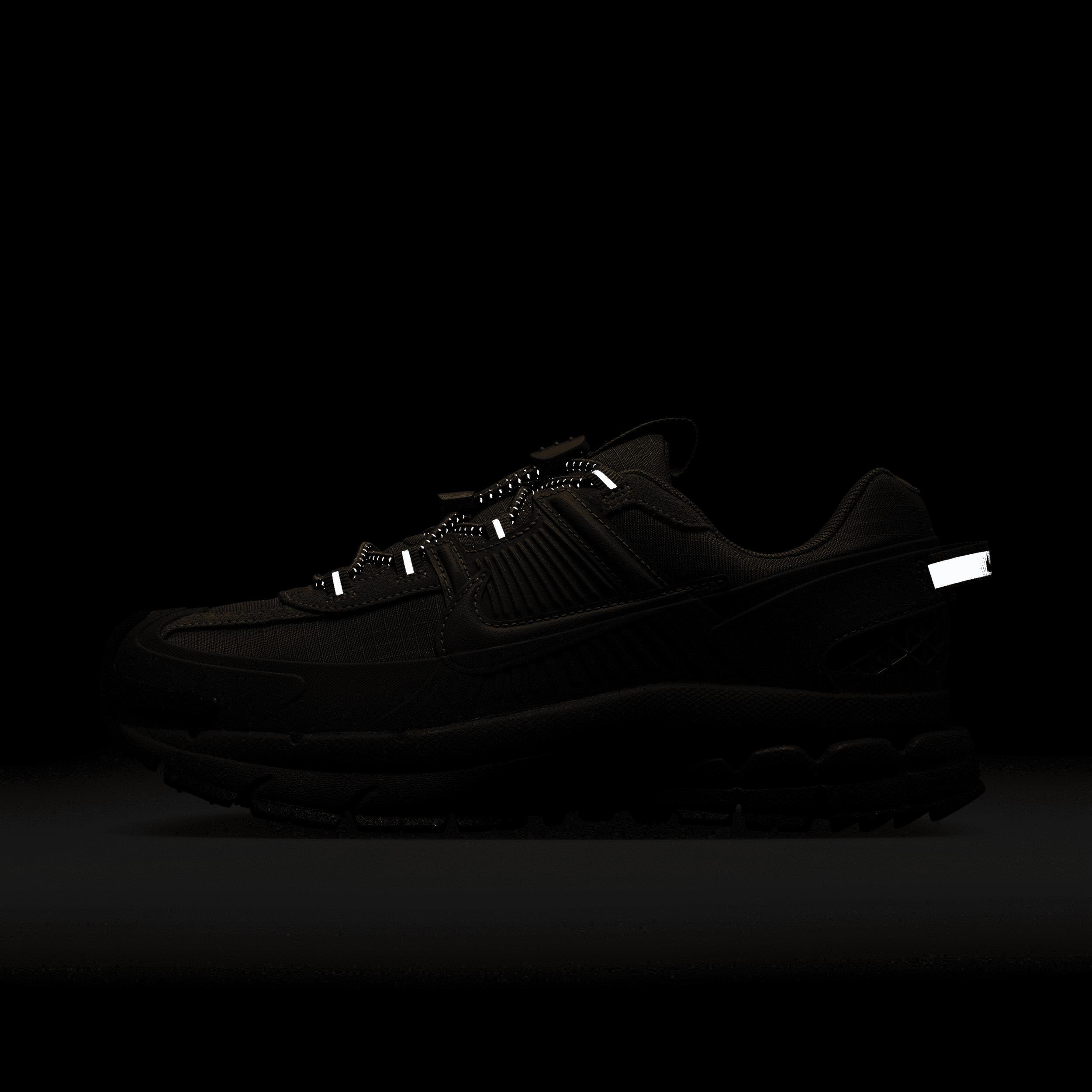 Nike Women's Zoom Vomero Roam Winterized Shoes Product Image