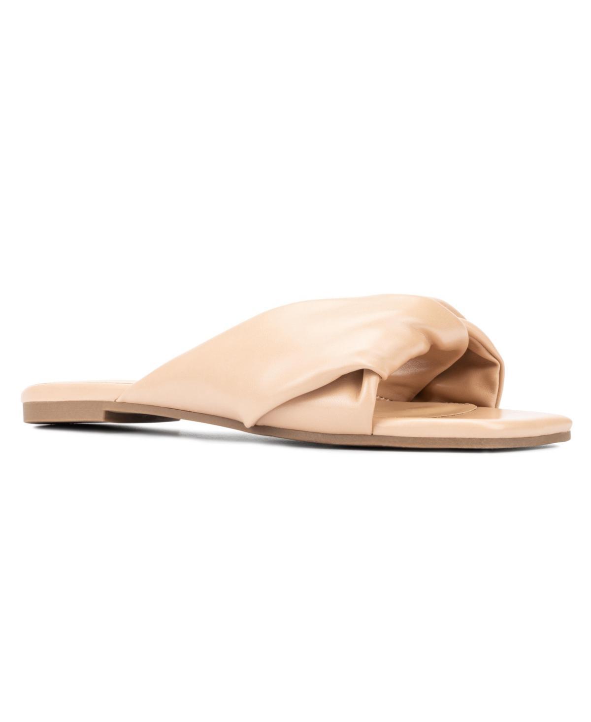 Fashion To Figure Womens Pamela Wide Width Flats Product Image