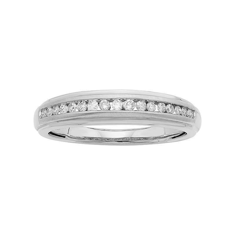 The Regal Collection Mens 14k Gold IGL Certified 1/4 Carat T.W. Diamond Wedding Band White Product Image