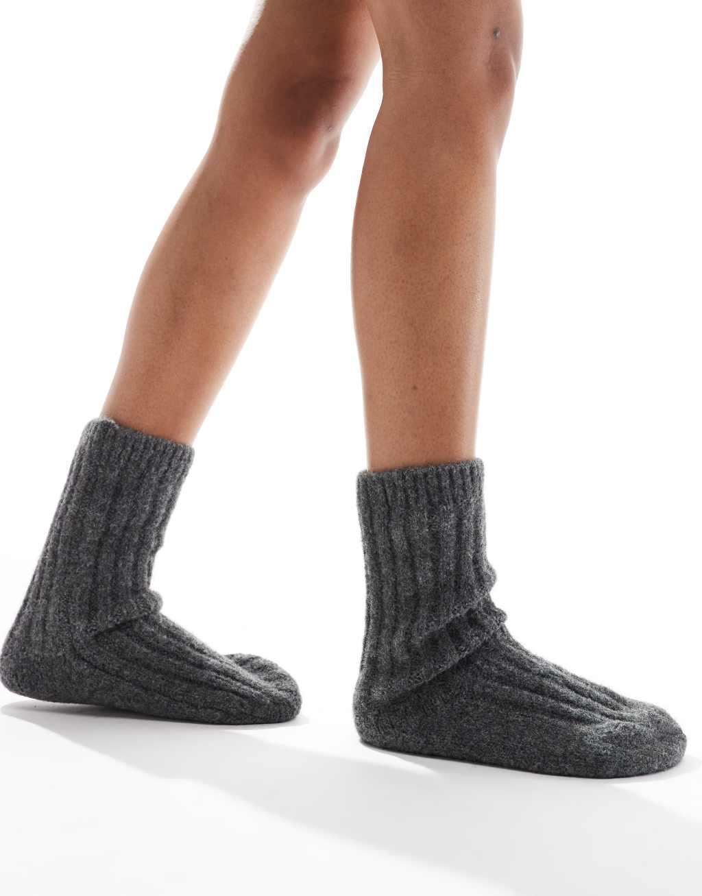 ASOS DESIGN chunky lounge socks in charcoal Product Image