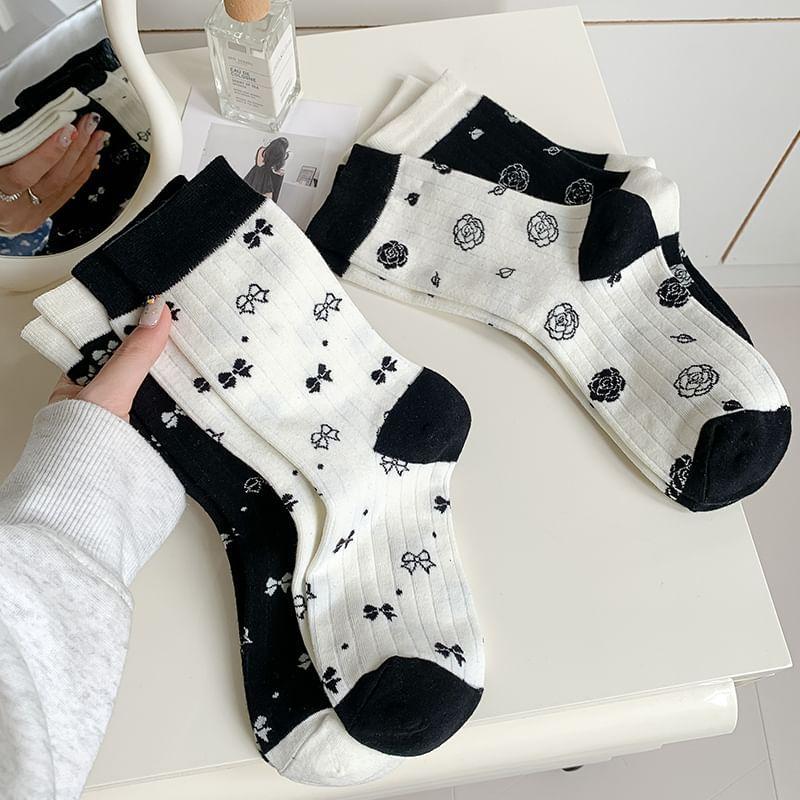 Patterned Contrast Trim Socks / Set Product Image