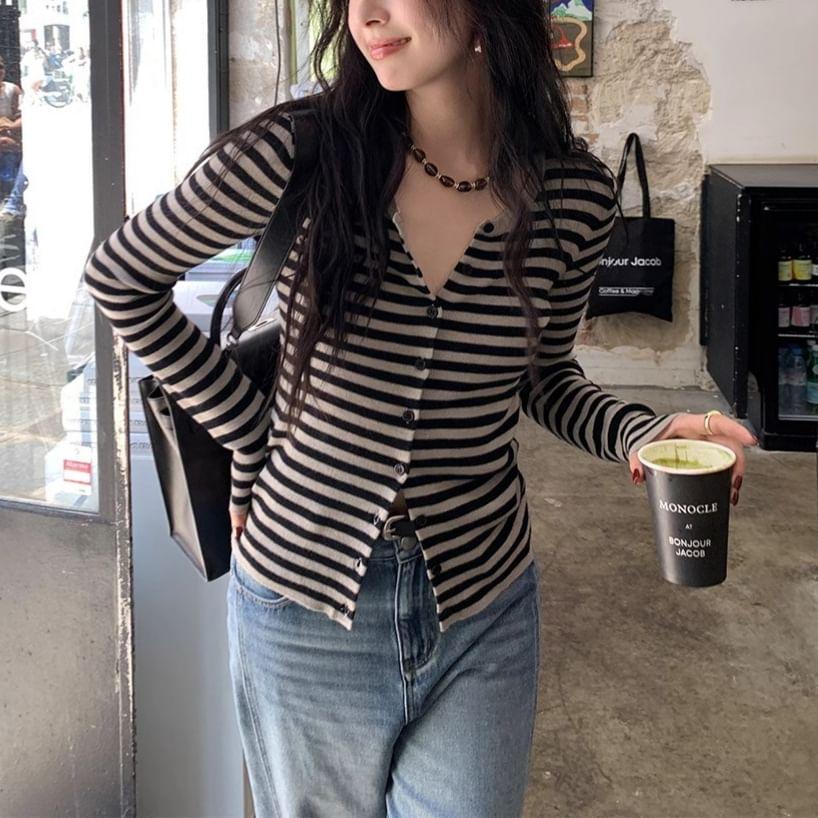 Long Sleeve Striped Slim-Fit Crop Cardigan Product Image