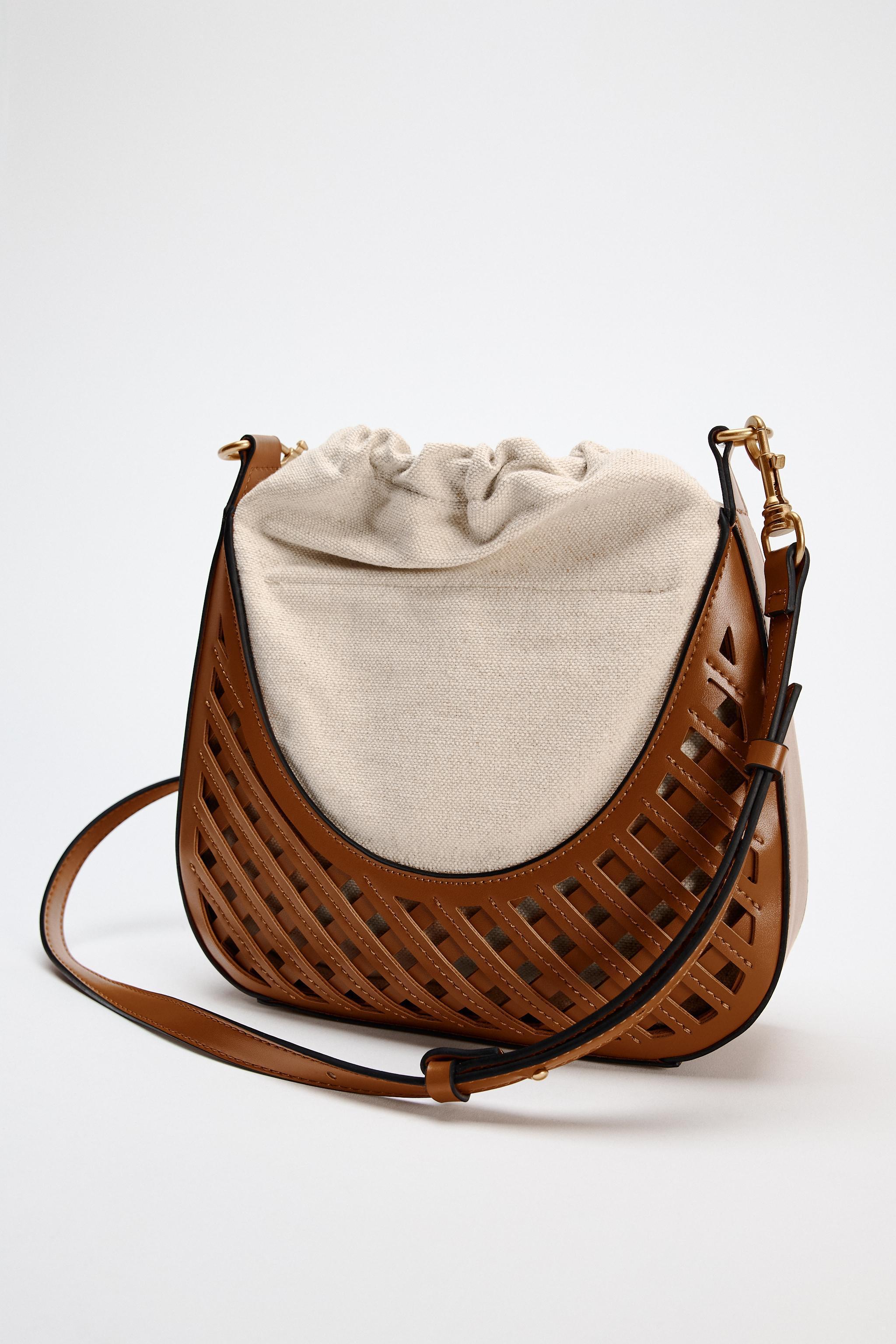 CONTRASTING BUCKET BAG Product Image