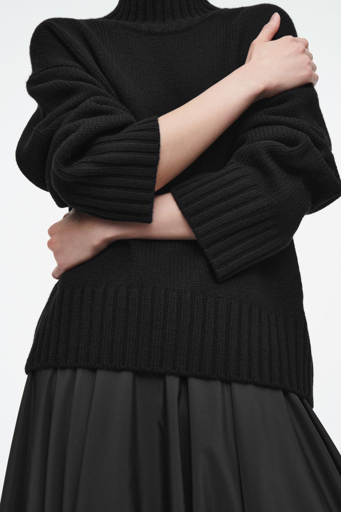 CHUNKY PURE CASHMERE TURTLENECK SWEATER Product Image