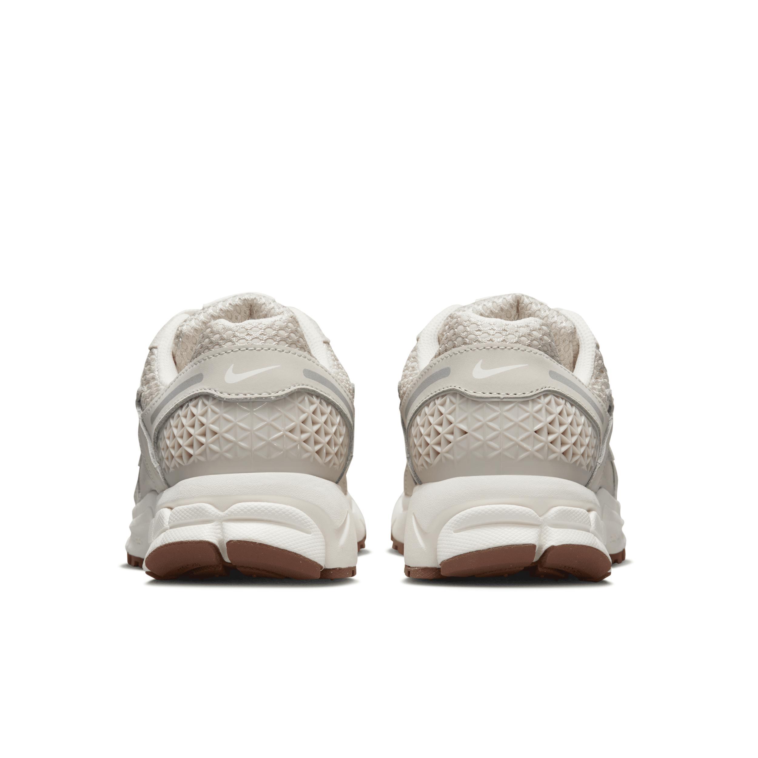 Nike Women's Zoom Vomero 5 Shoes Product Image