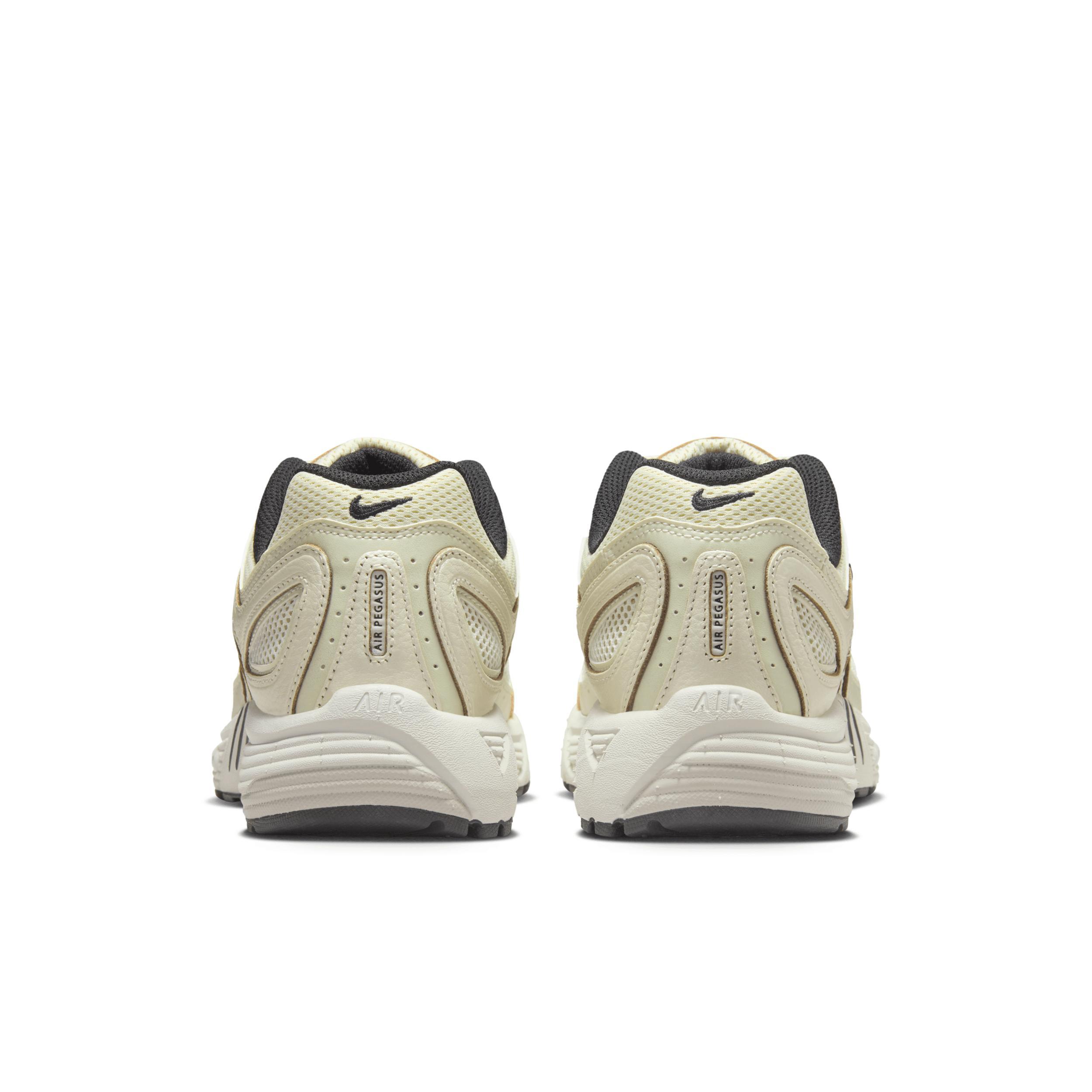 Nike Women's Air Pegasus 2005 Shoes Product Image