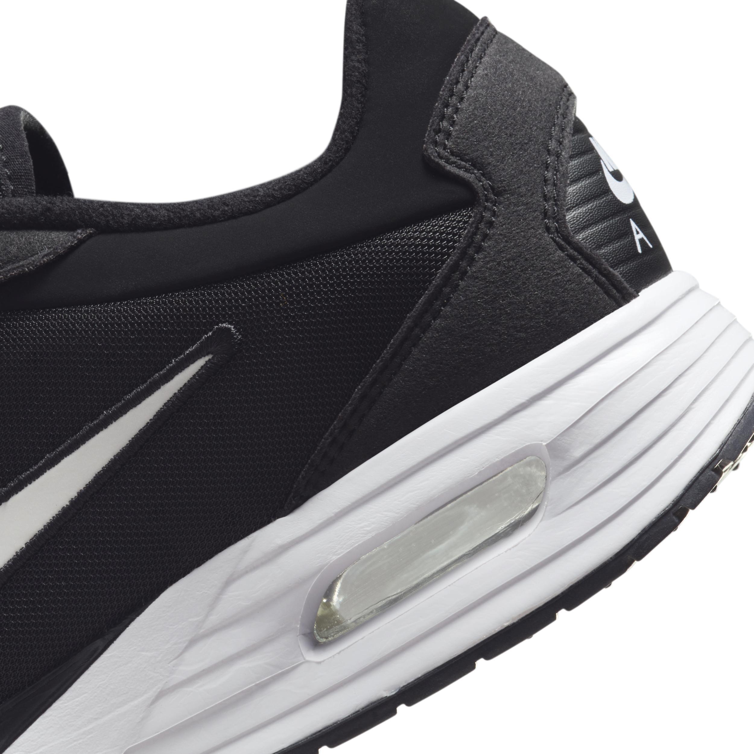 Nike Men's Air Max Solo Shoes Product Image