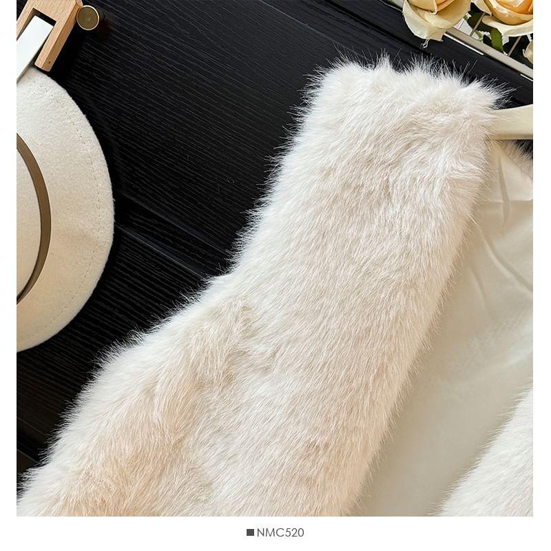 Faux-Fur V-Neck Long Vest Product Image