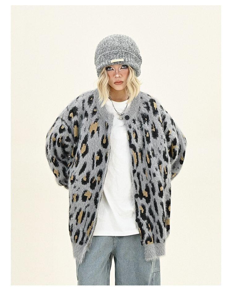 Round Neck Leopard Patterned Cardigan Product Image